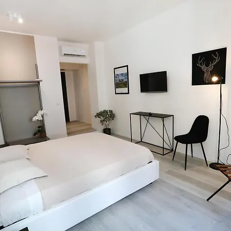 Boutique Four * Μπάρι