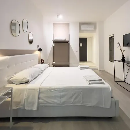 Boutique Four バーリ