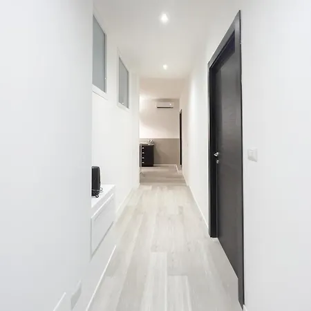 ベッド・アンド・ブレックファスト Boutique Four バーリ